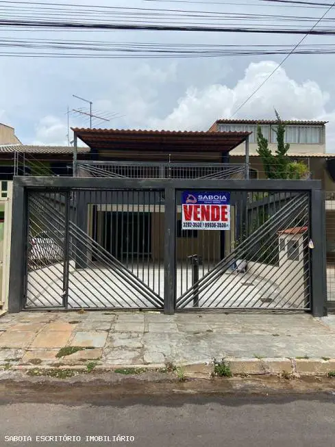 Foto 1 de Casa com 4 Quartos para alugar, 246m² em Residencial Santos Dumont, Brasília