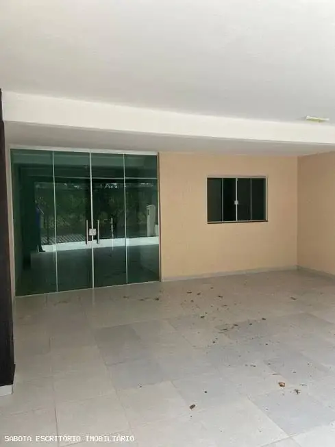 Foto 3 de Casa com 4 Quartos para alugar, 246m² em Residencial Santos Dumont, Brasília