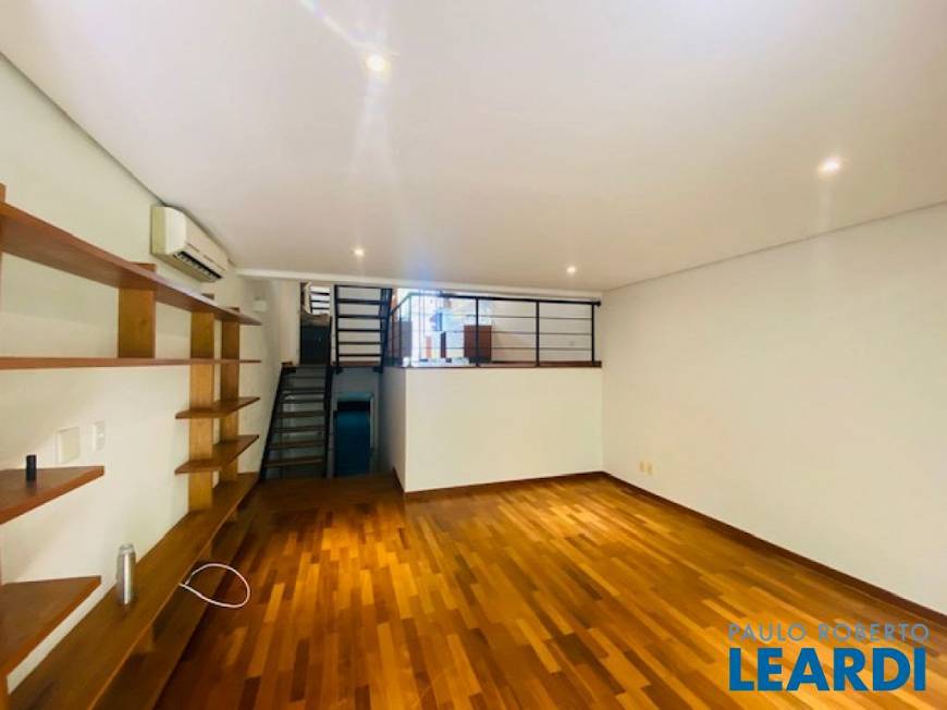 Foto 1 de Casa de Condomínio com 3 Quartos para alugar, 185m² em Vila Madalena, São Paulo