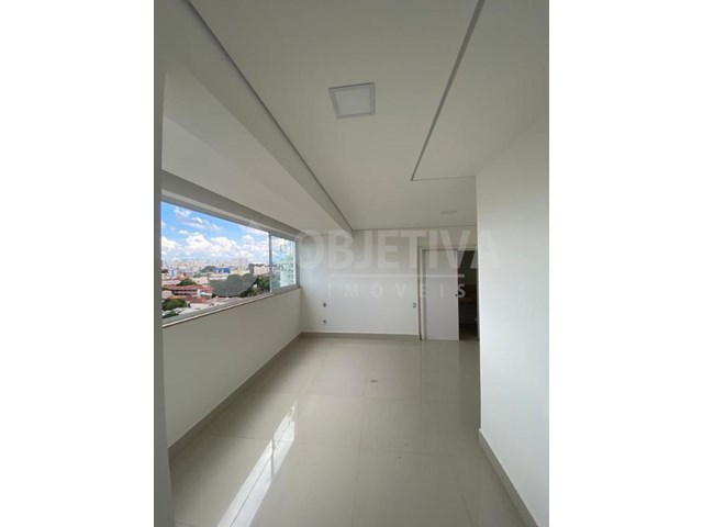 Foto 1 de Cobertura com 4 Quartos para alugar, 225m² em Saraiva, Uberlândia