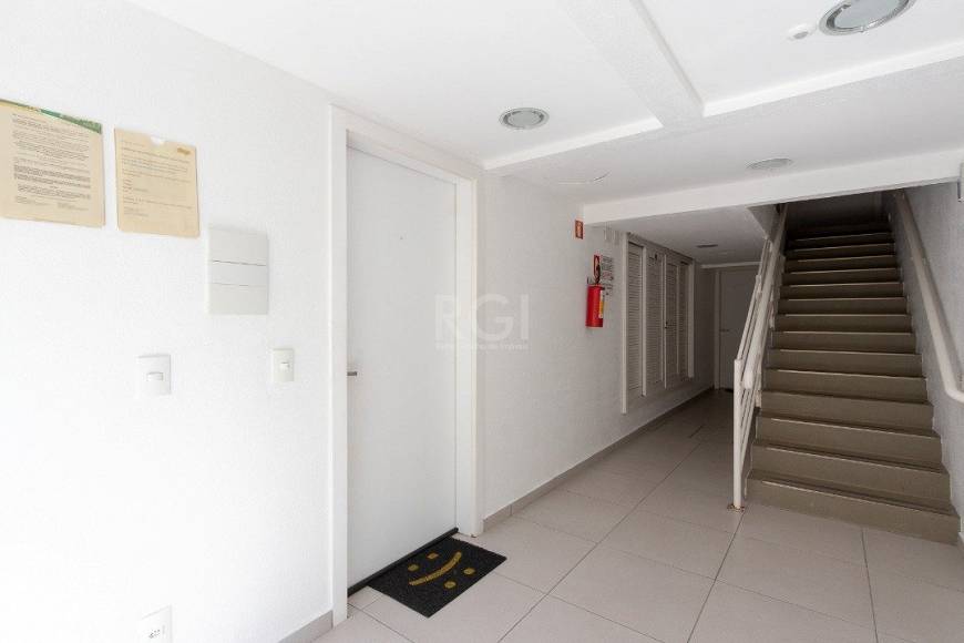 Foto 3 de Apartamento com 2 Quartos à venda, 46m² em Hípica, Porto Alegre