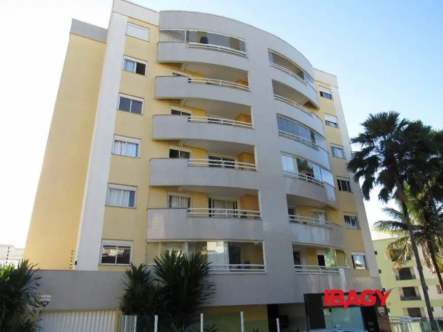 Foto 1 de Apartamento com 3 Quartos para alugar, 121m² em Estreito, Florianópolis