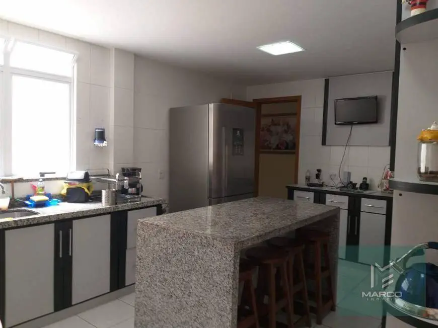 Foto 3 de Apartamento com 4 Quartos à venda, 390m² em Agriões, Teresópolis