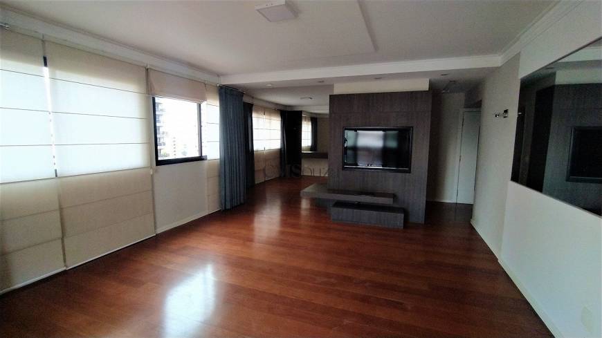 Foto 1 de Apartamento com 4 Quartos à venda, 250m² em Centro, Londrina