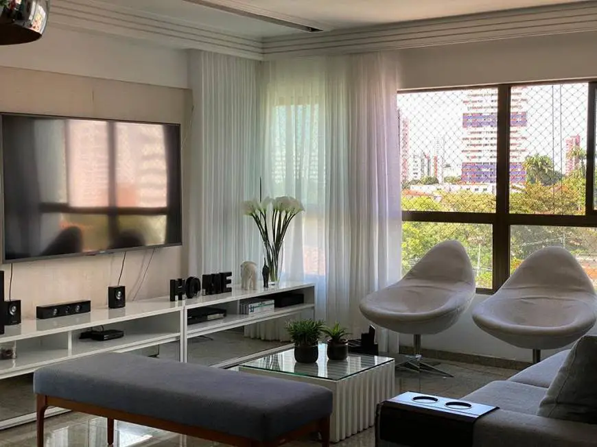 Foto 1 de Apartamento com 4 Quartos à venda, 209m² em Madalena, Recife