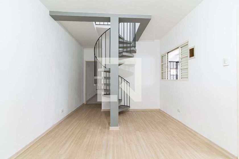 Foto 1 de Casa com 2 Quartos para alugar, 100m² em Jabaquara, São Paulo