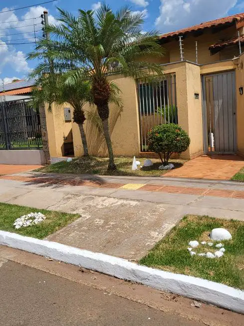 Foto 1 de Casa com 3 Quartos à venda, 180m² em Cidade Jardim, Campo Grande