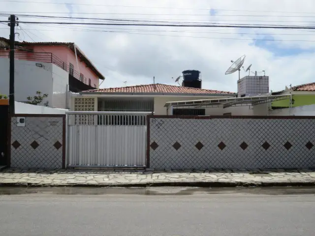 Foto 1 de Casa com 3 Quartos à venda, 175m² em Jardim Cidade Universitária, João Pessoa