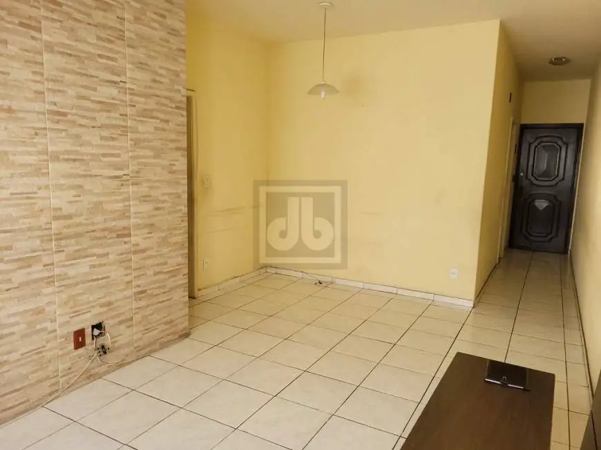 Foto 2 de Apartamento com 2 Quartos à venda, 65m² em Jardim Carioca, Rio de Janeiro