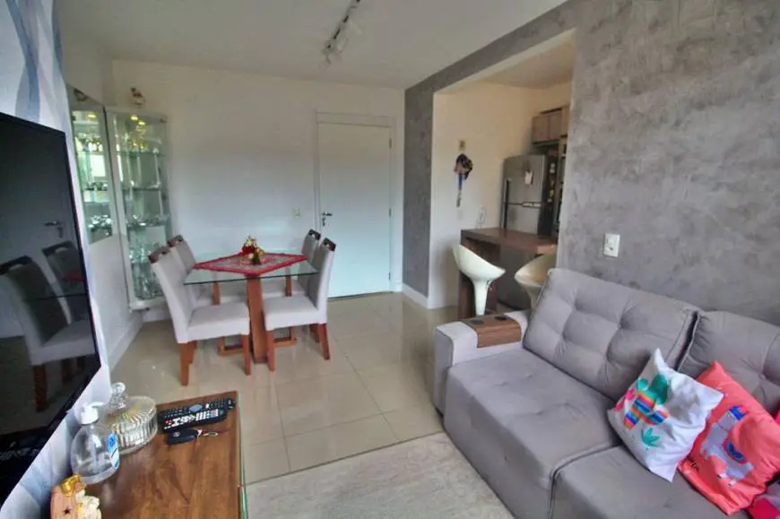 Foto 2 de Apartamento com 2 Quartos à venda, 48m² em Jardim Planalto, Porto Alegre