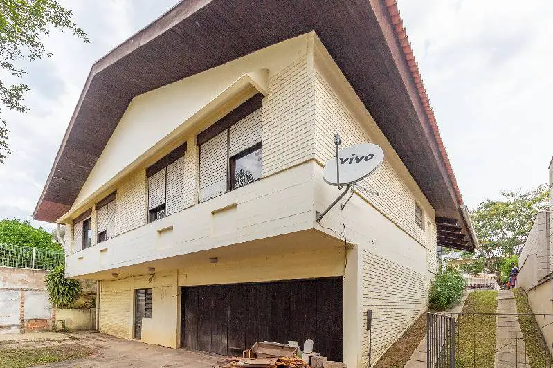 Foto 2 de Casa com 4 Quartos para alugar, 300m² em Três Figueiras, Porto Alegre