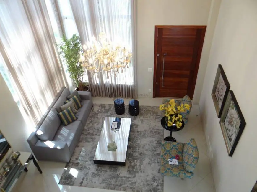 Foto 1 de Casa de Condomínio com 4 Quartos à venda, 400m² em Ribeirão do Lipa, Cuiabá