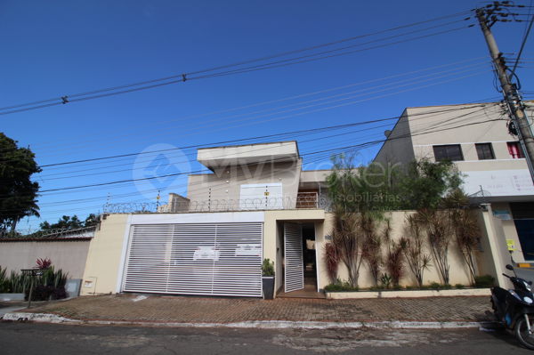 Foto 1 de Sobrado com 4 Quartos para venda ou aluguel, 510m² em Jardim Goiás, Goiânia