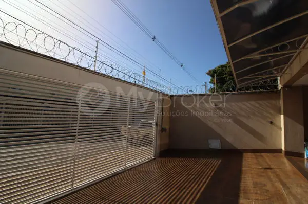 Foto 2 de Sobrado com 4 Quartos para venda ou aluguel, 510m² em Jardim Goiás, Goiânia