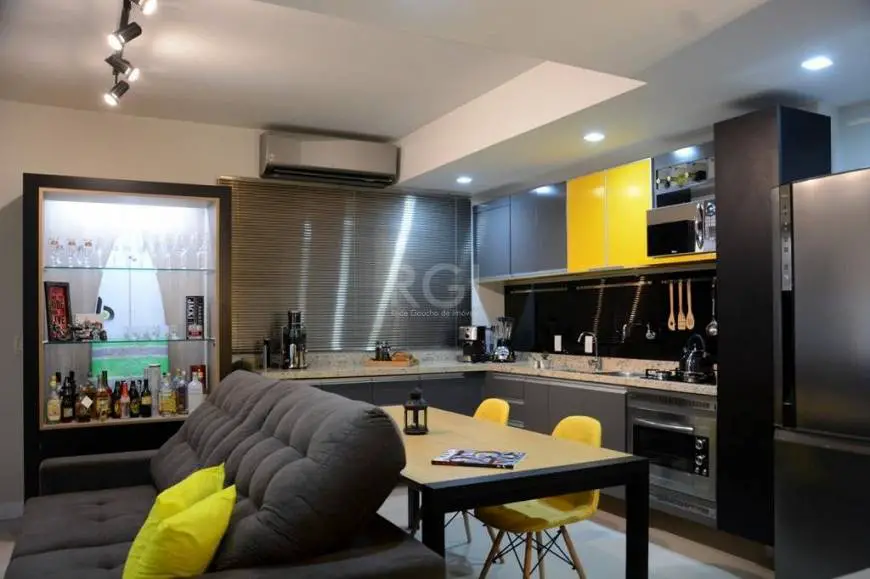 Foto 1 de Apartamento com 1 Quarto à venda, 40m² em Chácara das Pedras, Porto Alegre