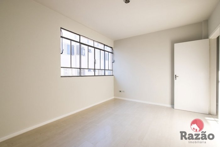 Foto 3 de Apartamento com 2 Quartos para alugar, 54m² em Batel, Curitiba