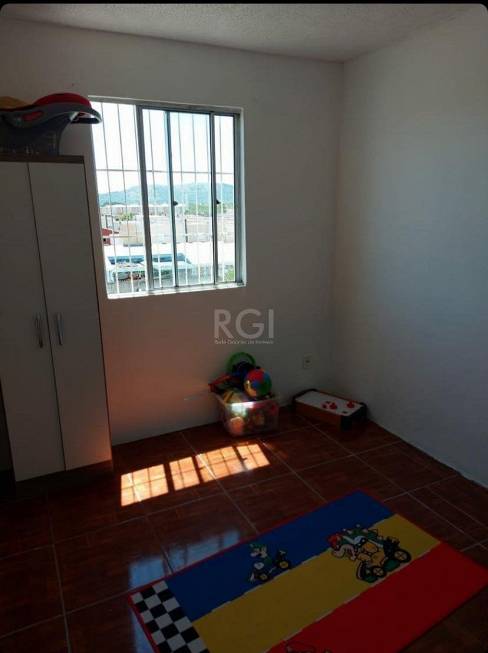 Foto 2 de Apartamento com 2 Quartos à venda, 39m² em Restinga, Porto Alegre