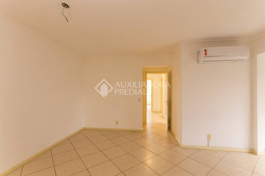 Foto 4 de Apartamento com 3 Quartos para alugar, 110m² em Auxiliadora, Porto Alegre