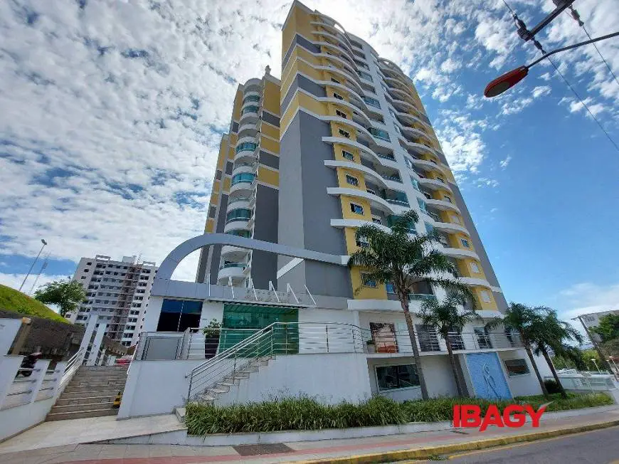Foto 1 de Apartamento com 3 Quartos para alugar, 103m² em Barreiros, São José