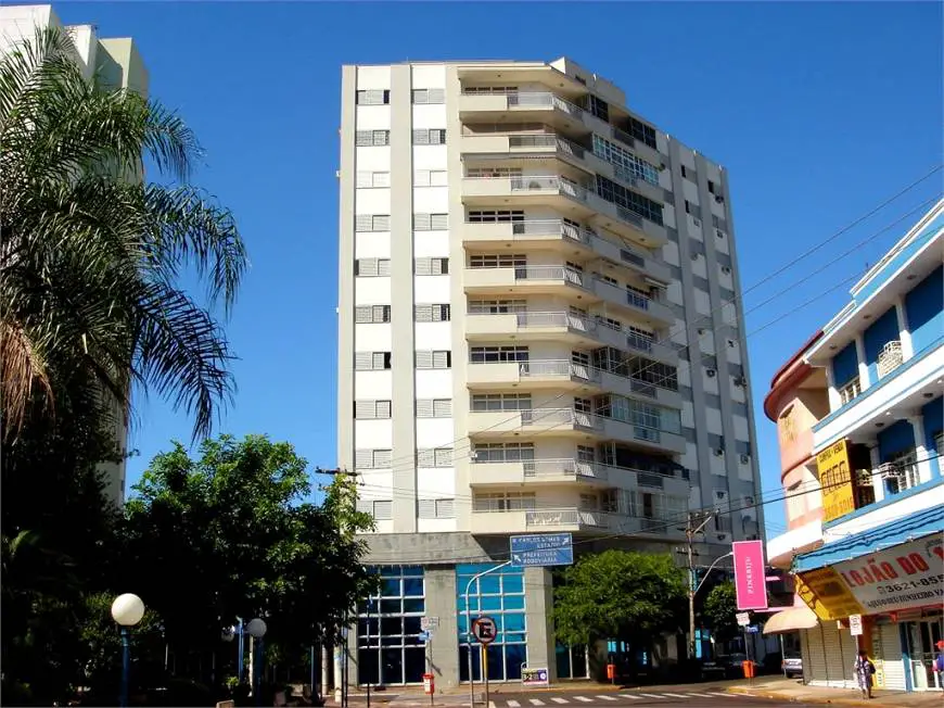 Foto 1 de Apartamento com 3 Quartos à venda, 200m² em Centro, Araçatuba