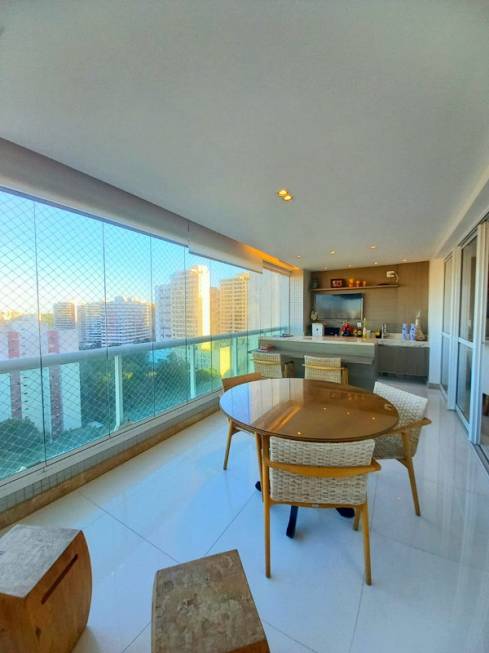 Foto 3 de Apartamento com 4 Quartos à venda, 186m² em Itaigara, Salvador
