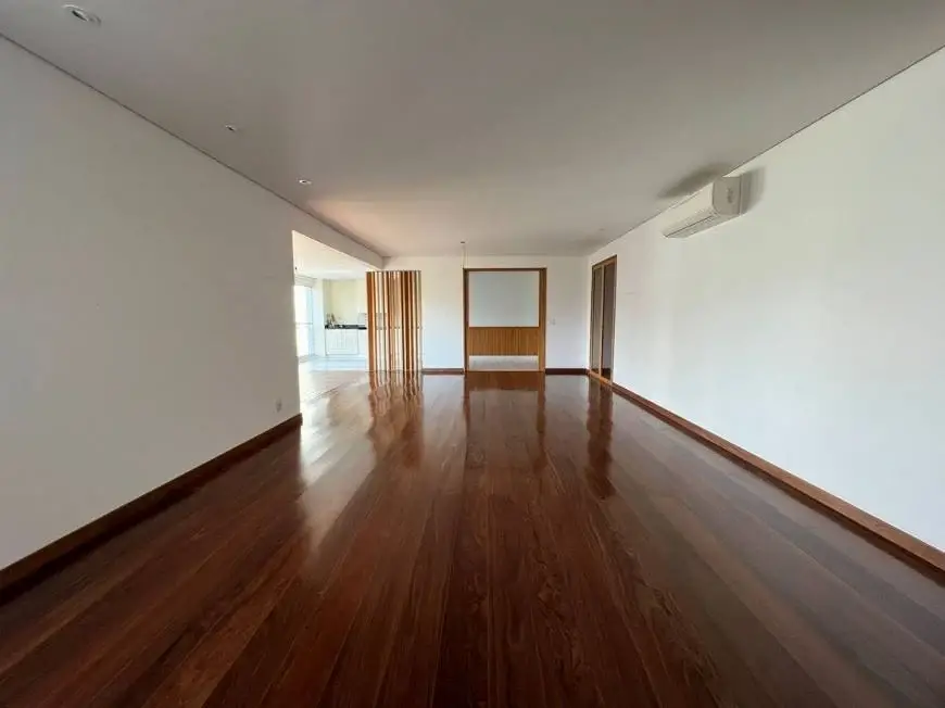 Foto 1 de Apartamento com 4 Quartos para alugar, 233m² em Vila Adyana, São José dos Campos