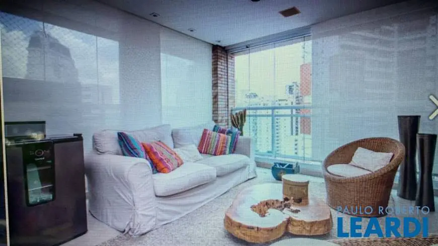 Foto 2 de Apartamento com 4 Quartos à venda, 162m² em Vila Olímpia, São Paulo