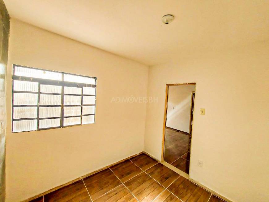 Foto 1 de Casa com 2 Quartos para alugar, 60m² em Paraíso, Belo Horizonte