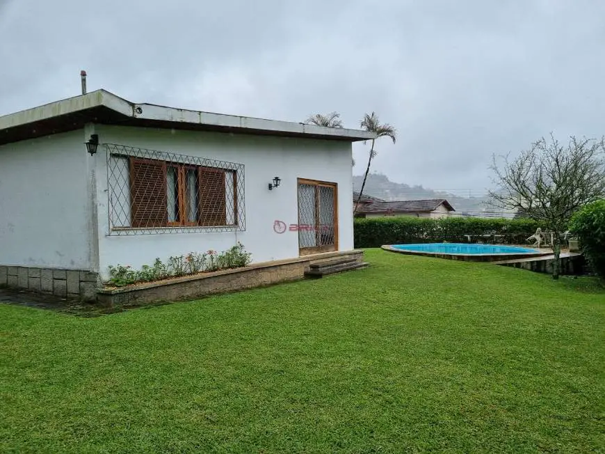 Foto 1 de Casa com 3 Quartos à venda, 170m² em Jardim Cascata, Teresópolis