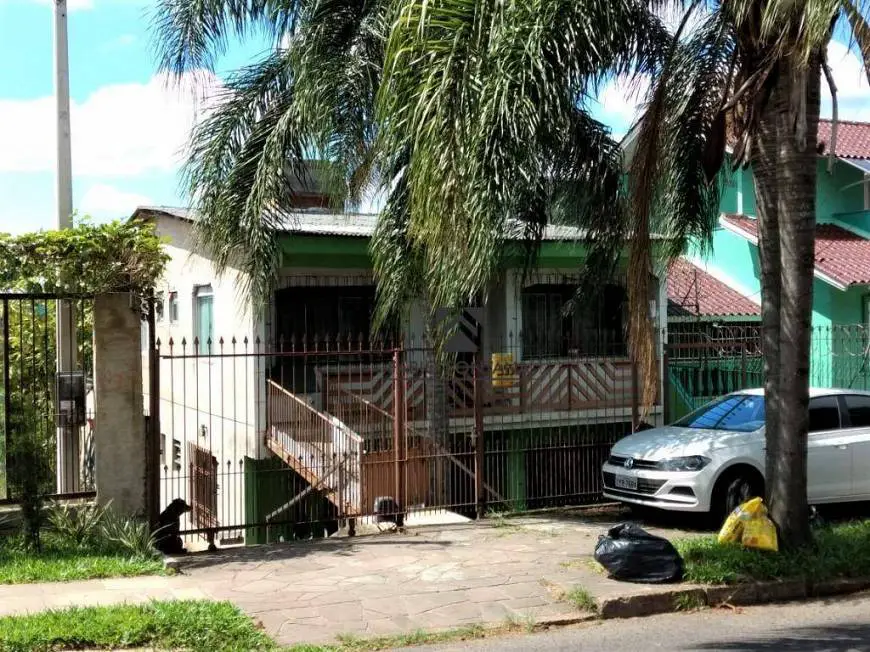 Foto 1 de Casa com 5 Quartos à venda, 210m² em Rubem Berta, Porto Alegre