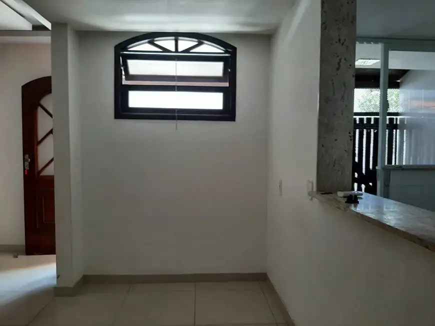 Foto 1 de Casa de Condomínio com 3 Quartos à venda, 90m² em Galo Branco, São Gonçalo