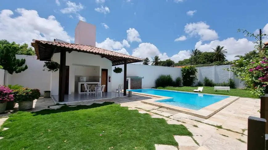 Foto 1 de Casa de Condomínio com 4 Quartos à venda, 140m² em Parque Manibura, Fortaleza