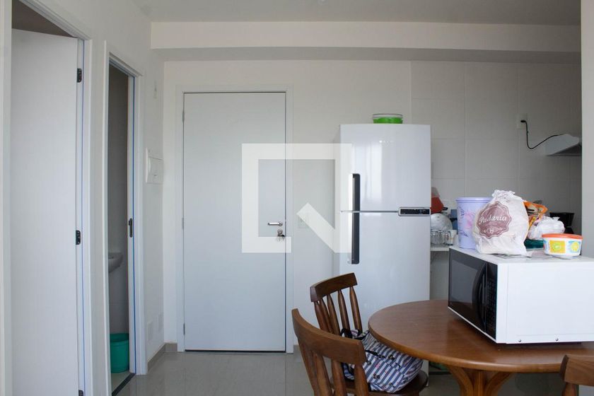 Foto 4 de Apartamento com 2 Quartos para alugar, 41m² em Veleiros, São Paulo