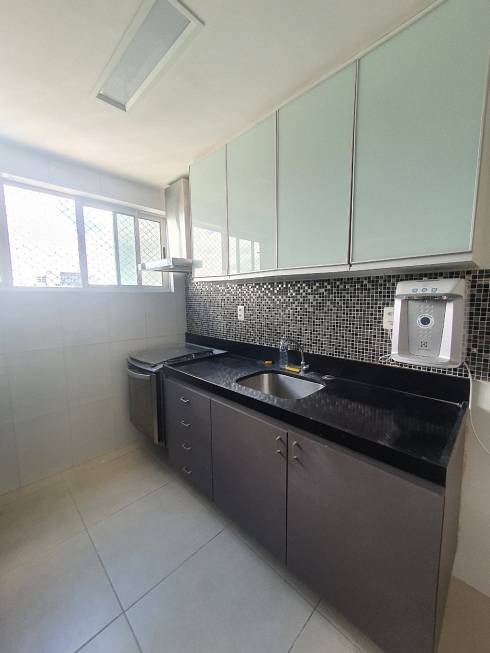 Foto 3 de Apartamento com 3 Quartos para alugar, 113m² em Espinheiro, Recife