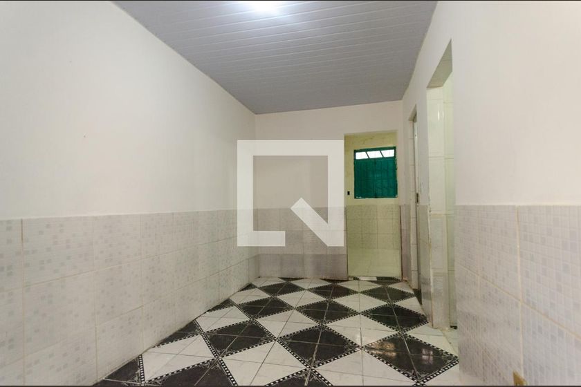 Foto 1 de Casa com 1 Quarto para alugar, 30m² em Daniel Lisboa, Salvador