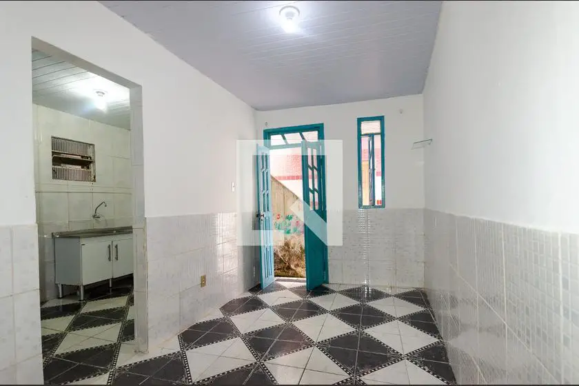 Foto 3 de Casa com 1 Quarto para alugar, 30m² em Daniel Lisboa, Salvador