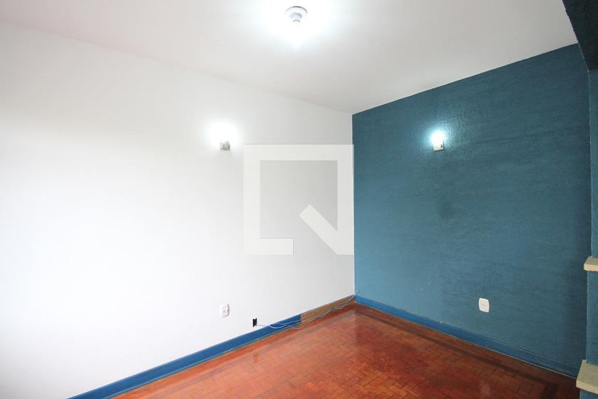 Foto 1 de Casa com 3 Quartos para alugar, 210m² em Cambuci, São Paulo