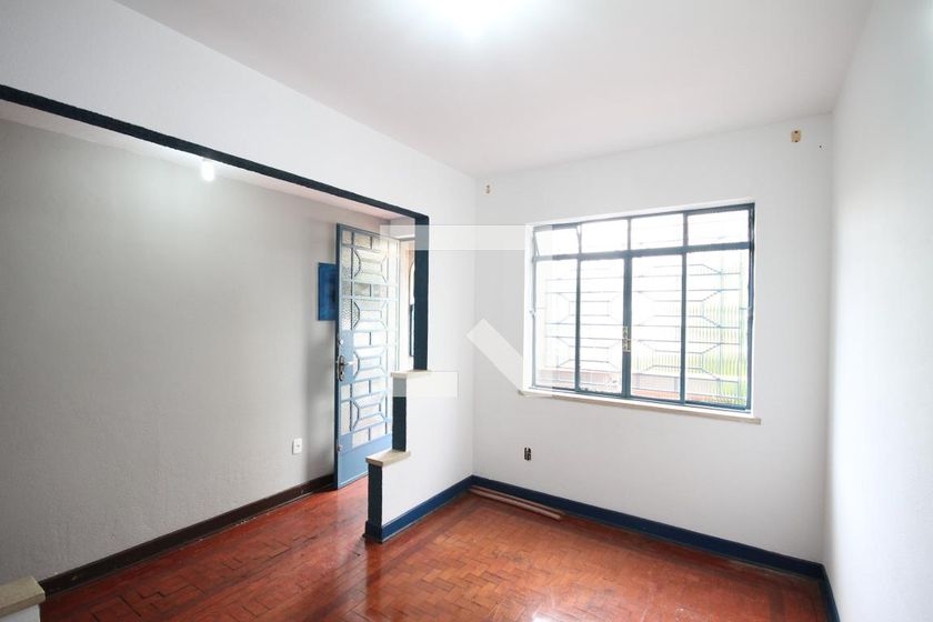 Foto 3 de Casa com 3 Quartos para alugar, 210m² em Cambuci, São Paulo