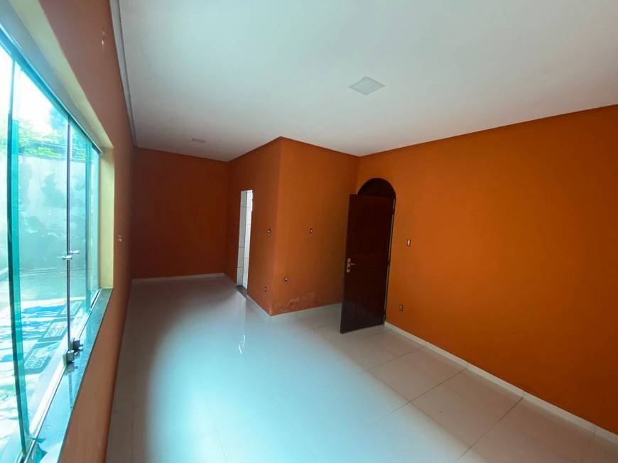 Foto 1 de Casa com 3 Quartos para alugar, 180m² em Colônia Santo Antônio, Manaus