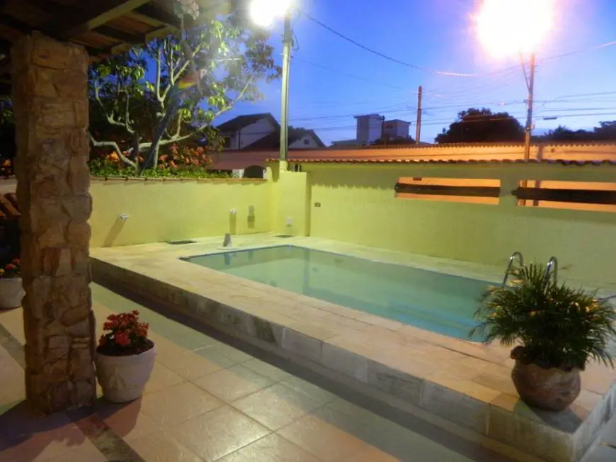 Foto 1 de Casa com 3 Quartos para alugar, 151m² em Recreio, Rio das Ostras