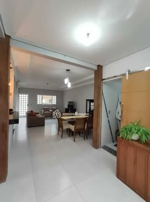 Foto 1 de Casa de Condomínio com 4 Quartos à venda, 125m² em Jardim Itália, Cuiabá