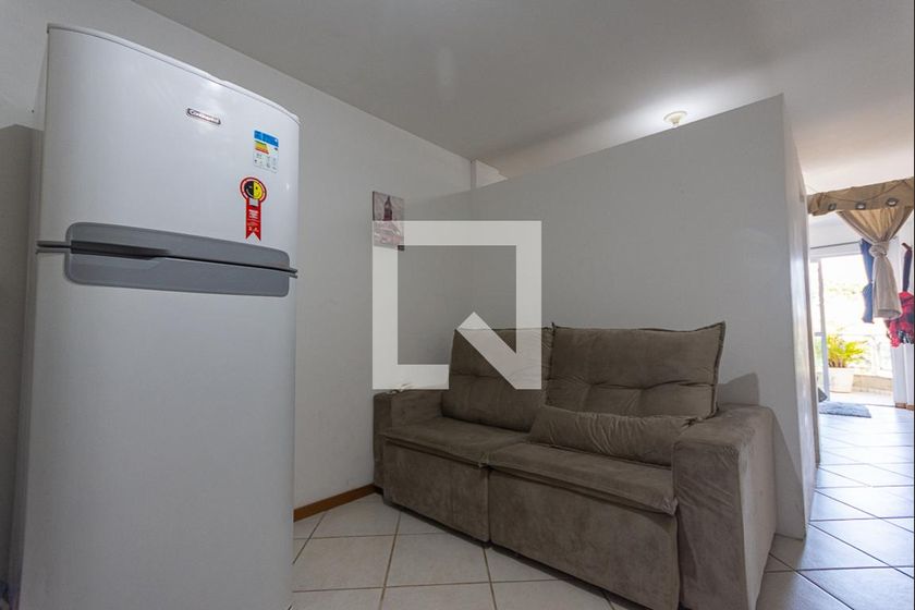 Foto 1 de Apartamento com 1 Quarto para alugar, 30m² em Itaipu, Niterói