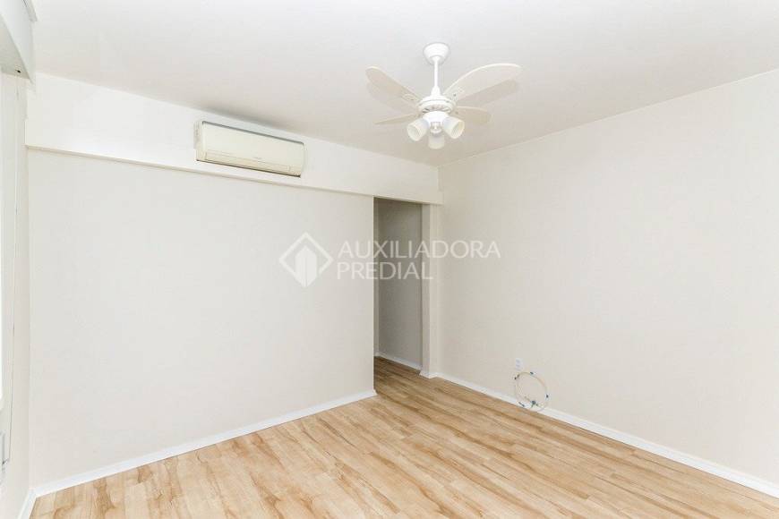 Foto 4 de Apartamento com 1 Quarto para alugar, 47m² em Passo da Areia, Porto Alegre