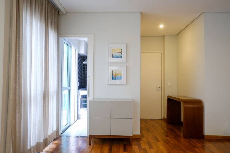 Foto 4 de Apartamento com 3 Quartos à venda, 124m² em Vila Olímpia, São Paulo