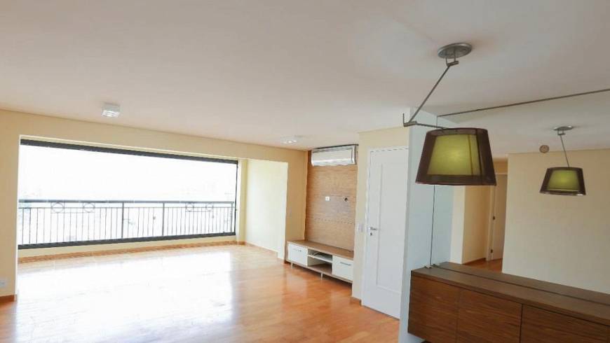 Foto 1 de Apartamento com 4 Quartos para alugar, 128m² em Moema, São Paulo