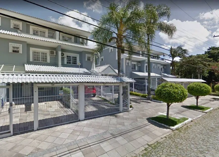Foto 1 de Casa com 3 Quartos para alugar, 184m² em Vila Assunção, Porto Alegre