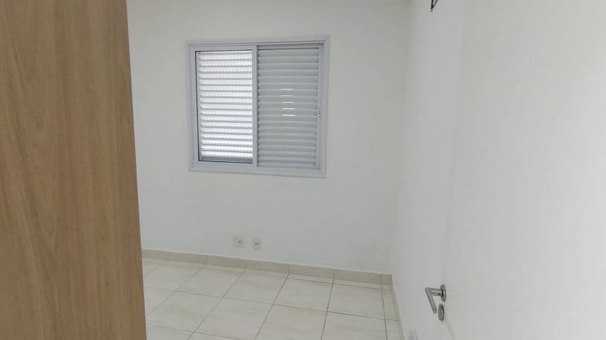 Foto 2 de Apartamento com 2 Quartos para alugar, 65m² em Vila Matias, Santos