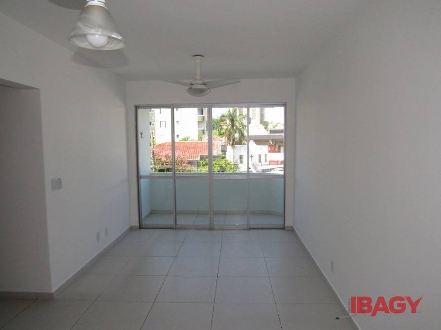 Foto 2 de Apartamento com 3 Quartos para alugar, 91m² em Estreito, Florianópolis