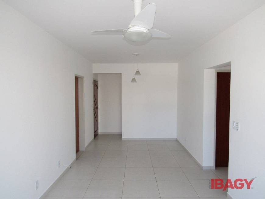 Foto 3 de Apartamento com 3 Quartos para alugar, 91m² em Estreito, Florianópolis