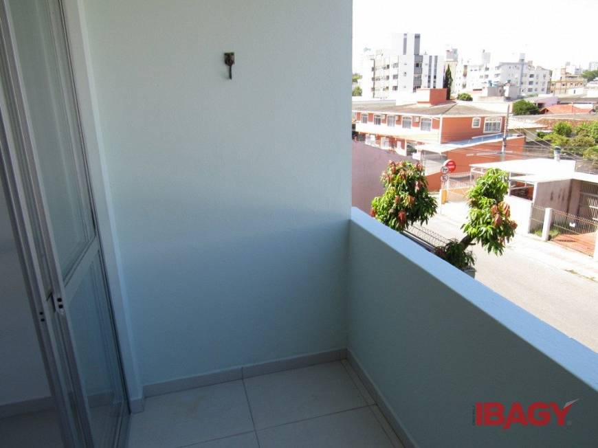 Foto 4 de Apartamento com 3 Quartos para alugar, 91m² em Estreito, Florianópolis